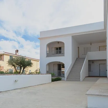 Isa-appartaments In With Air Conditioning Orosei