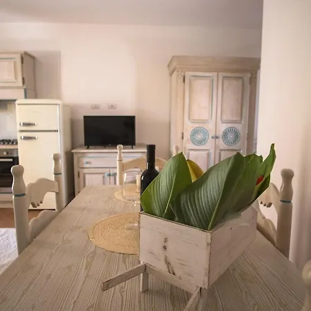 Aparthotel Isa-appartaments In With Air Conditioning