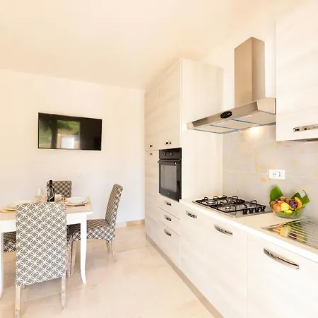 Isa-appartaments In With Air Conditioning Orosei